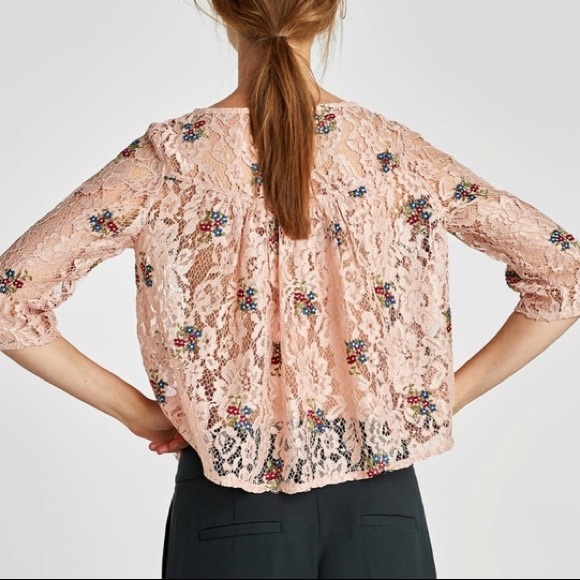 ⭐️ NWT ZARA Embroidered Floral Lace Blouse ⭐️ - Picture 3 of 8